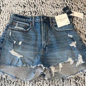 Abercrombie and Fitch Curve love - Mom shorts